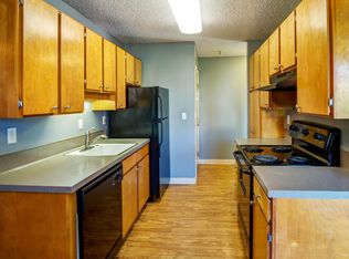12601 SE River Rd APT 321, Milwaukie, OR 97222