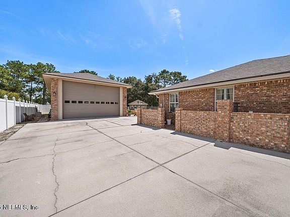 4th image of 1147 PEBBLE RIDGE Drive