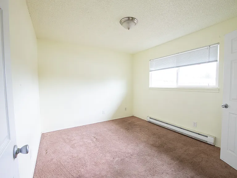 1692 SE Walnut St #10 — Photo 6