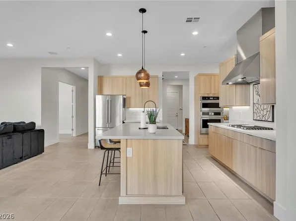 10214 Meandering Dell Ave, Las Vegas, NV 89166