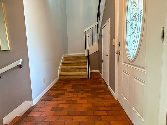4th image of 306 Dryden Ln