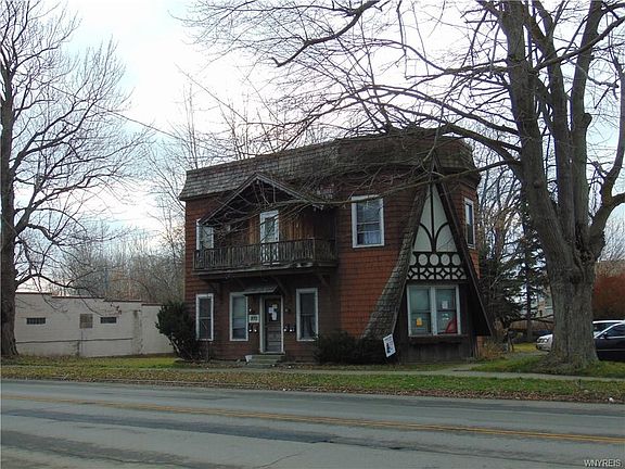 2nd image of 970 Oliver St