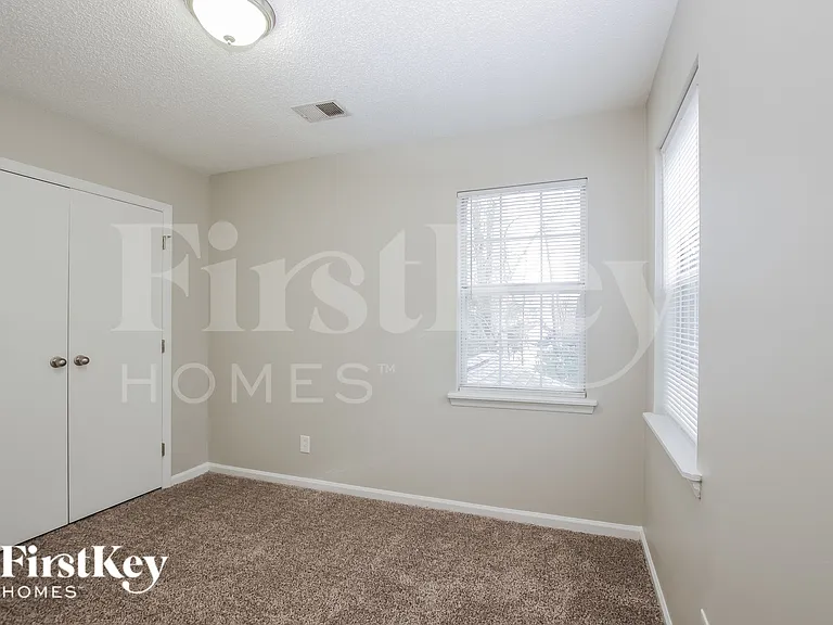 6904 Passeres Ct — Photo 14