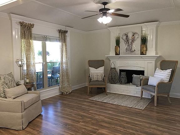 4th image of 2523 Downs St