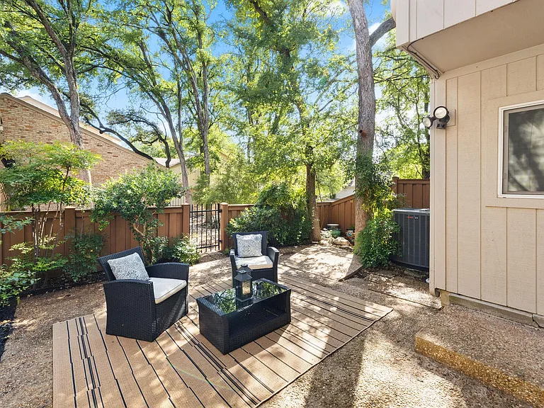 8346 Summerwood Dr — Photo 5