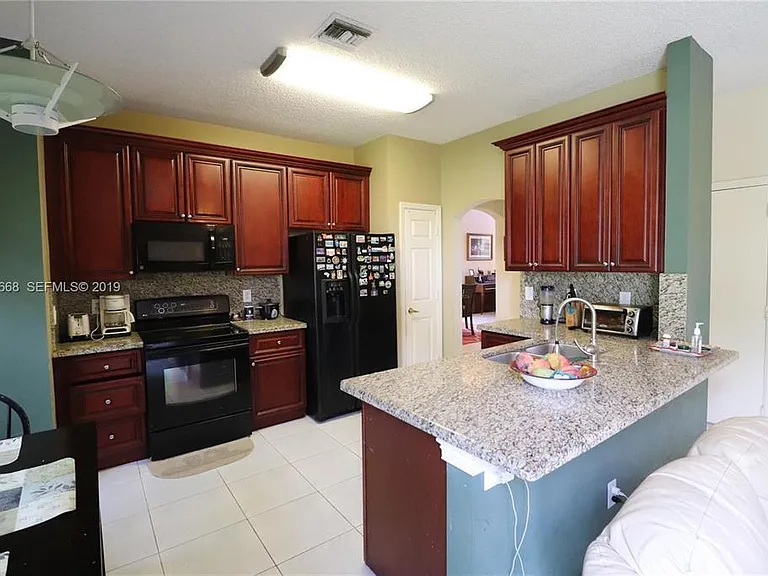 16241 Opal Creek Dr — Photo 10