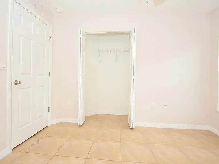 34 Renshaw Dr — Photo 16