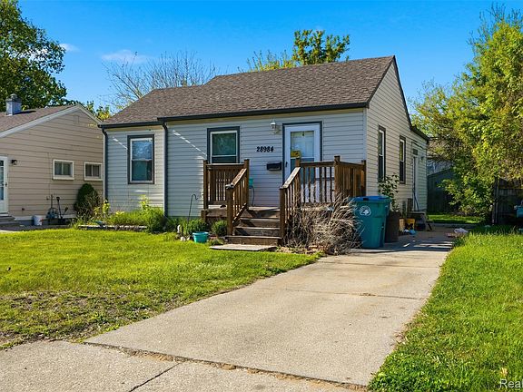 2nd image of 28984 Beechwood St