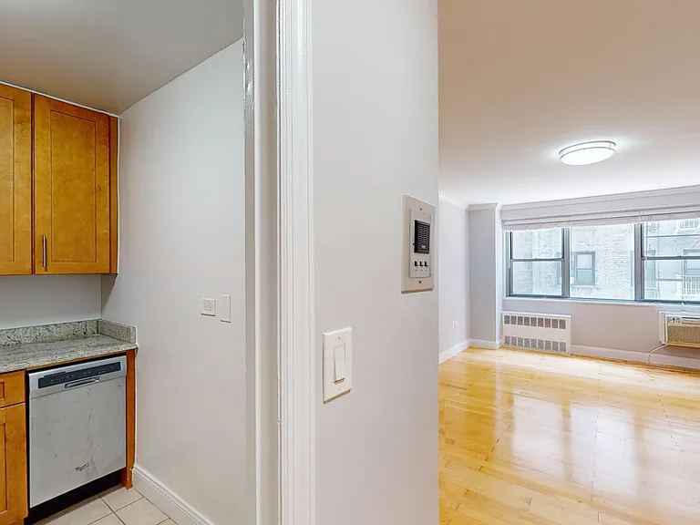 50 W 97th St #2L — Photo 5