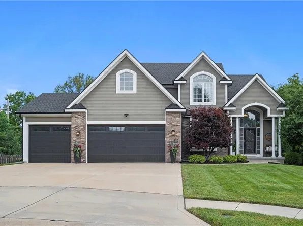 412 Deer Dr, Liberty, MO 64068