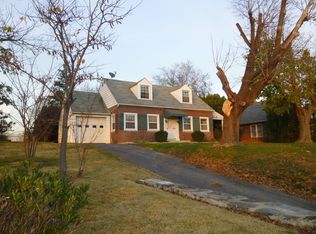 4090 Division Hwy, East Earl, PA 17519