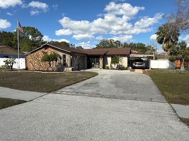 1st image of 602 Hickory Lake Dr