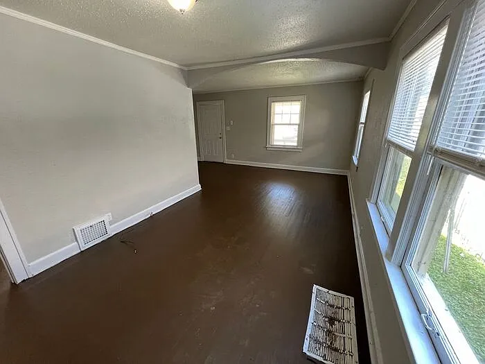6019 Park Ave — Photo 8