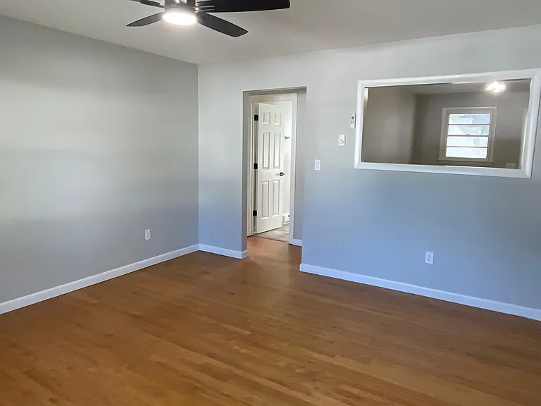 142 Beverly Ave #2 — Photo 3