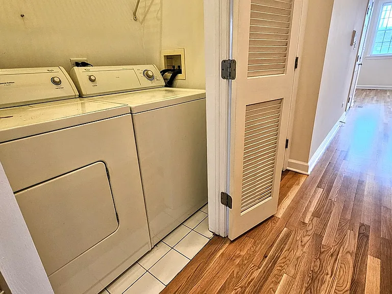 511 N Hartland Ct #1 — Photo 13