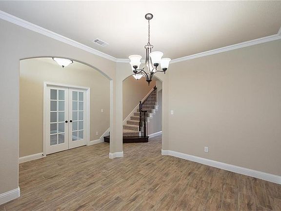 4th image of 2819 Winchester Ave