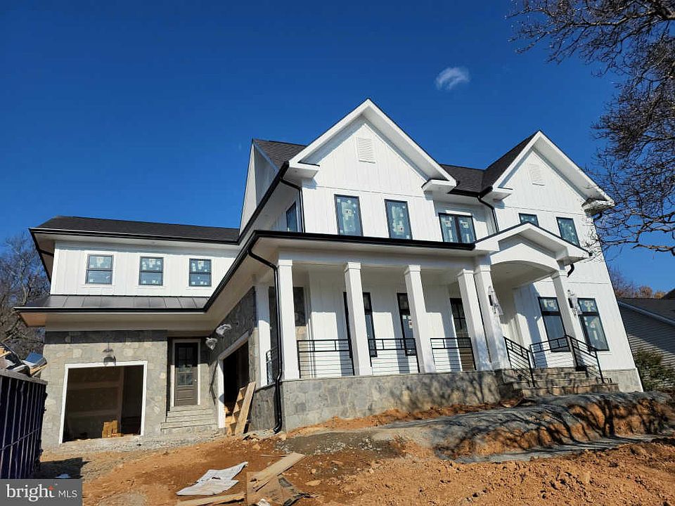 1st image of 2124 McKay St