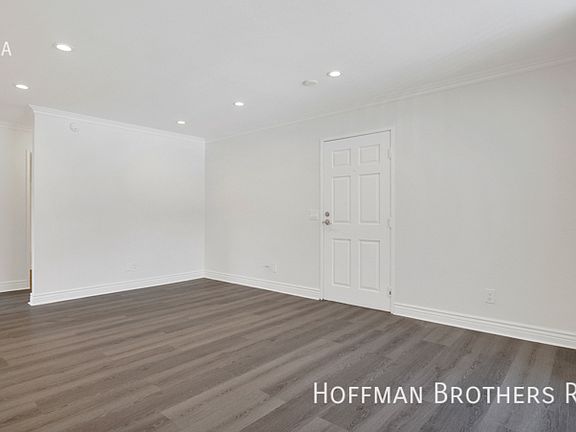 5th image of 229 S Carondelet St #205