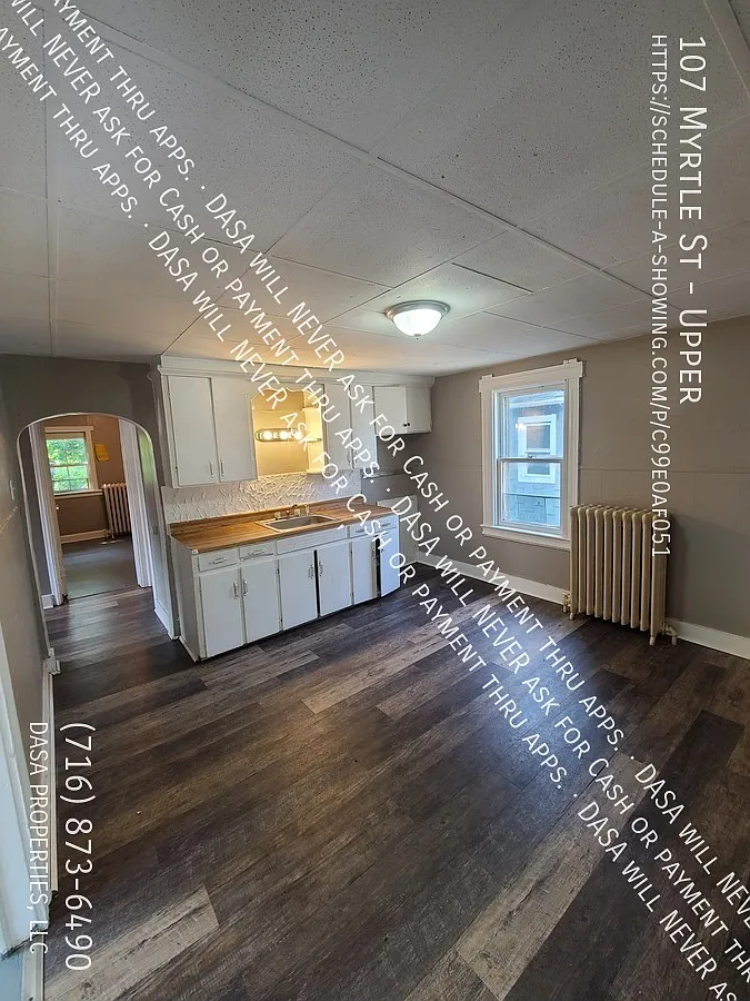 107 Myrtle Upper - 2 Bed / 1 Bath — Photo 4