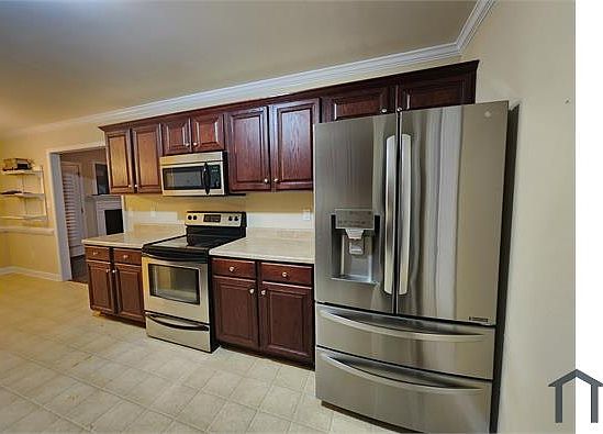 2nd image of 326 Log Cabin Ct