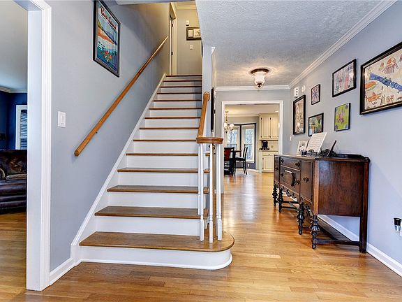 3rd image of 3320 Timber Rdg