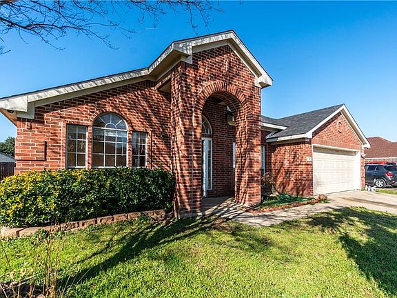 3rd image of 1131 Deer Valley Ln