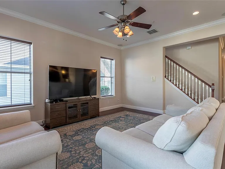 1608 Hanks Ave — Photo 16
