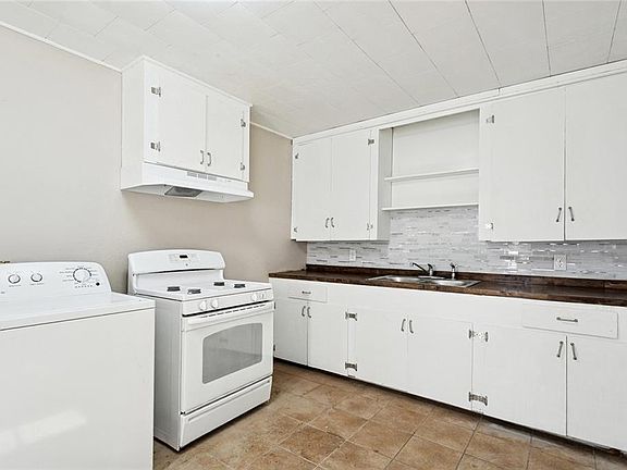 4th image of 2021 Lenora St