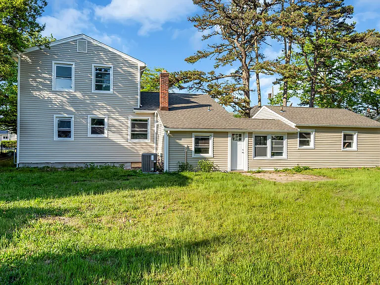32 Northfield Ave — Photo 24