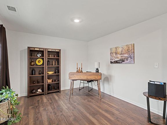 5th image of 111 Lindsell Rd