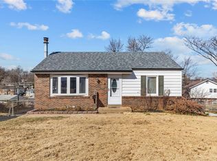 10233 Saint Daniel Ln, Saint Ann, MO 63074