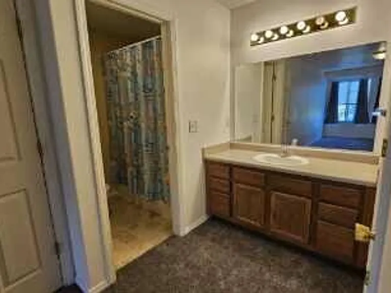 835 Forestglen Dr #6H — Photo 8