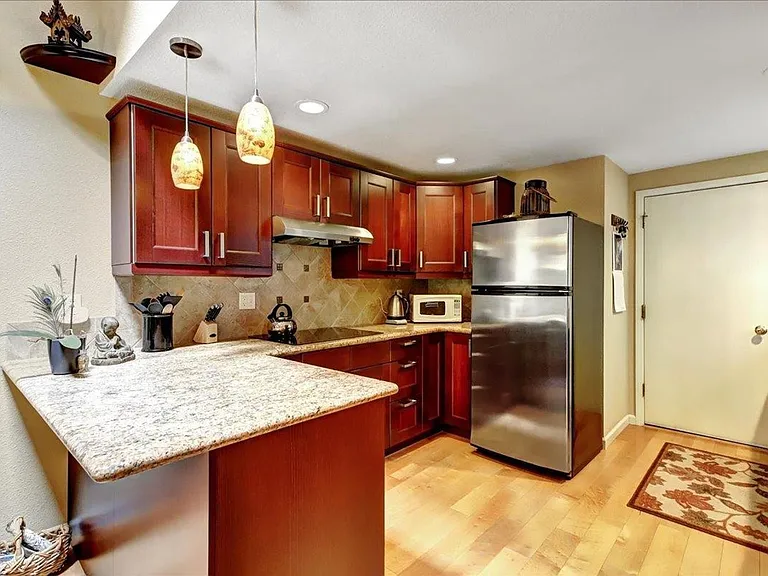 308 Bridge Way — Photo 2