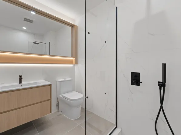 366 Harman Street image 11 of 20