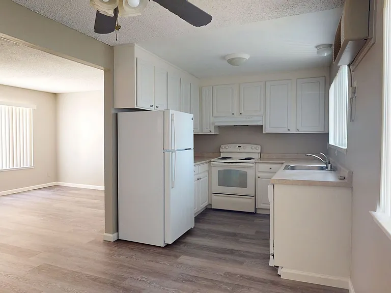 Hidden Glen Apartments — Photo 15