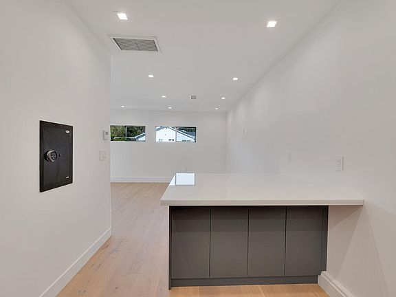 4th image of 6366 E Tamarind St