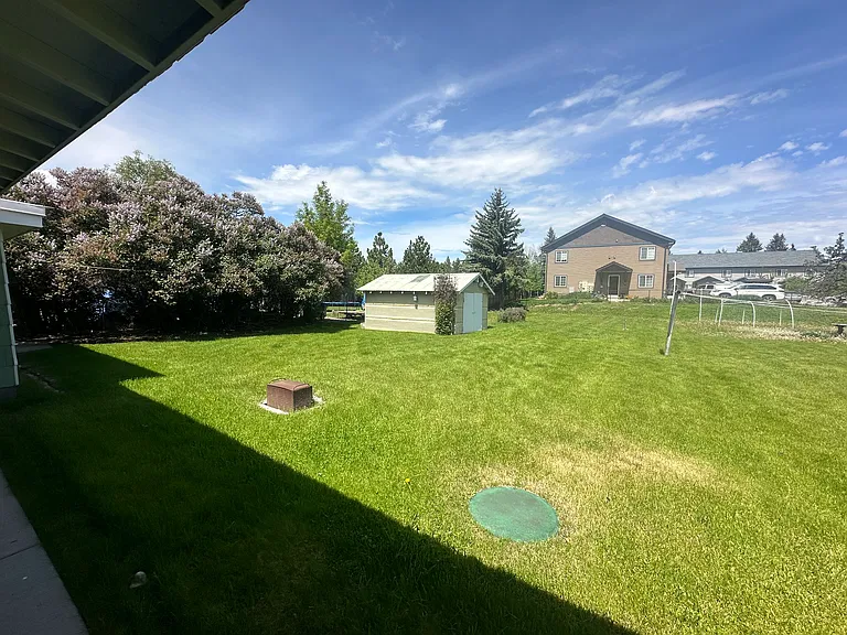 33 W Evergreen Dr — Photo 10