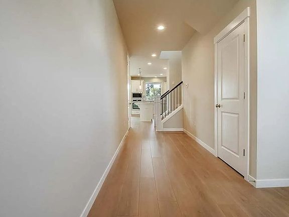 2nd image of 4127 NE 187th St