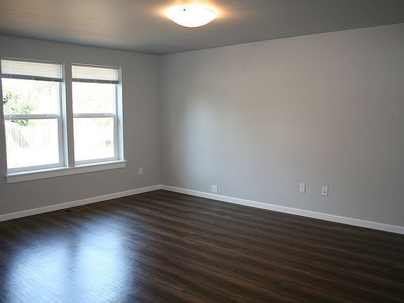 3rd image of 235 Sherman St NE