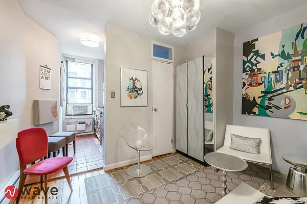 Rented by Wave Real Estate Group | media 28