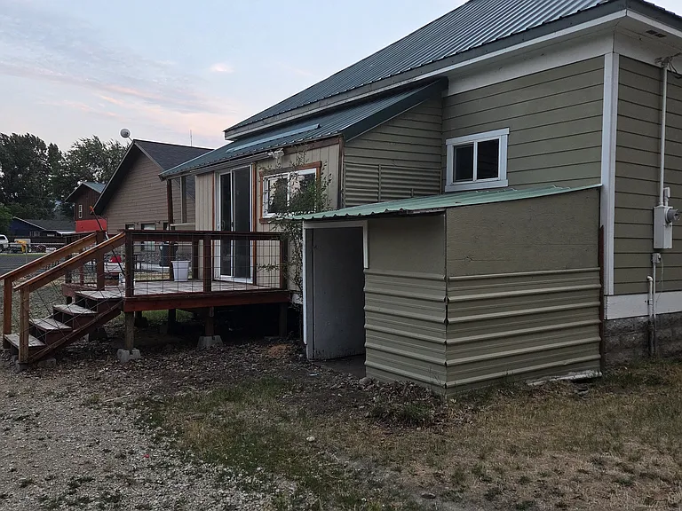 504 N Main St — Photo 2
