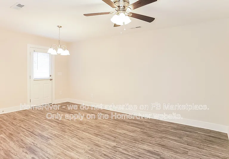 106 Beaumont Cir — Photo 2