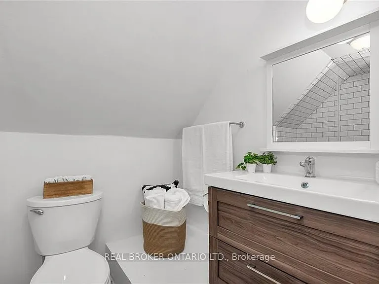 100 Dunsmure Rd #2 — Photo 9