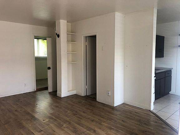 2nd image of 507 S Tremont St #H
