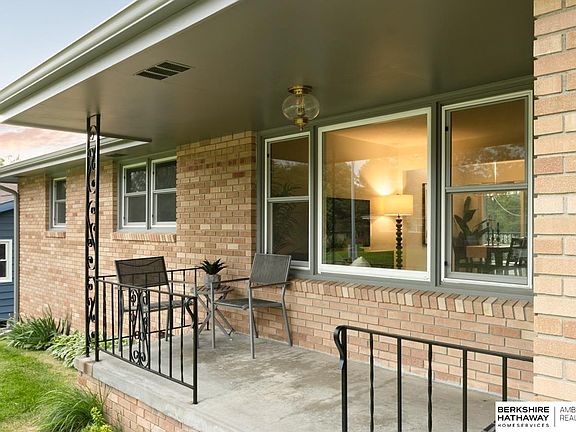 2nd image of 4505 Primrose Ln