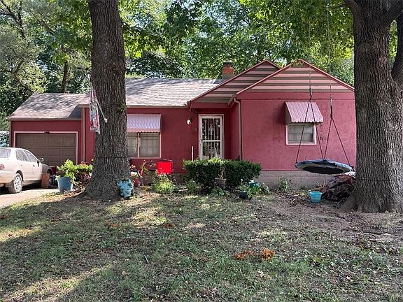 2nd image of 7231 Forest Ave