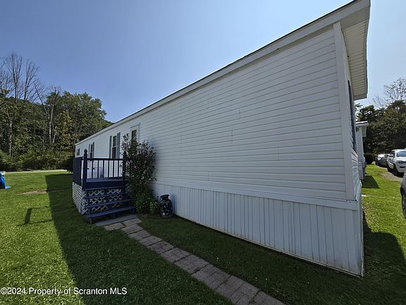5th image of 52 Darrow Ct