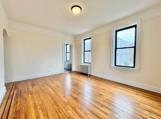 25-20 42nd St #3A, Astoria, NY 11103