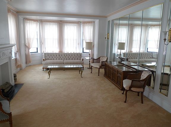 3rd image of 7321 S South Shore Dr APT 5E