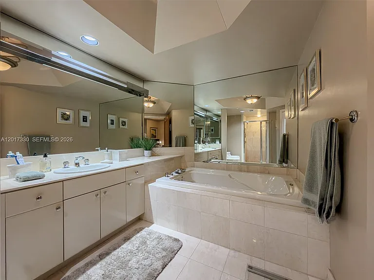 2000 Island Blvd #2503 — Photo 34